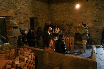 DOURO VALLEY: Lunch in a winery, tastings & 1-h private boat tour - Pinhão boat cruise: your 1-hour shortcut to real Douro views