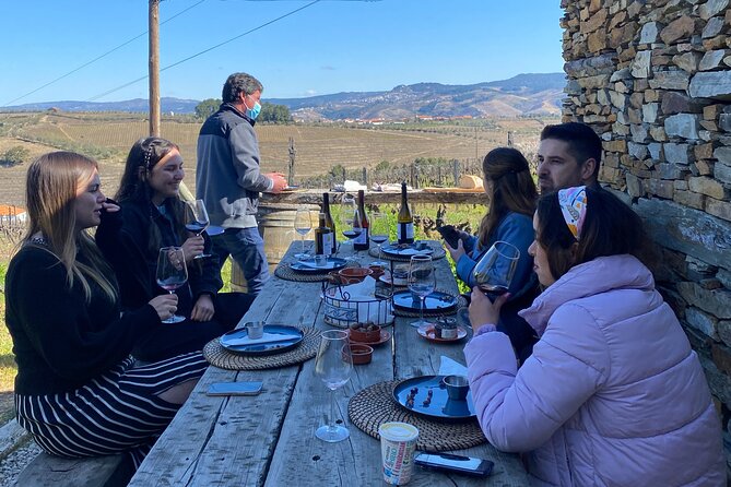 DOURO VALLEY: Lunch in a winery, tastings & 1-h private boat tour - The scenic road to Peso da Régua: the drive that’s half the fun