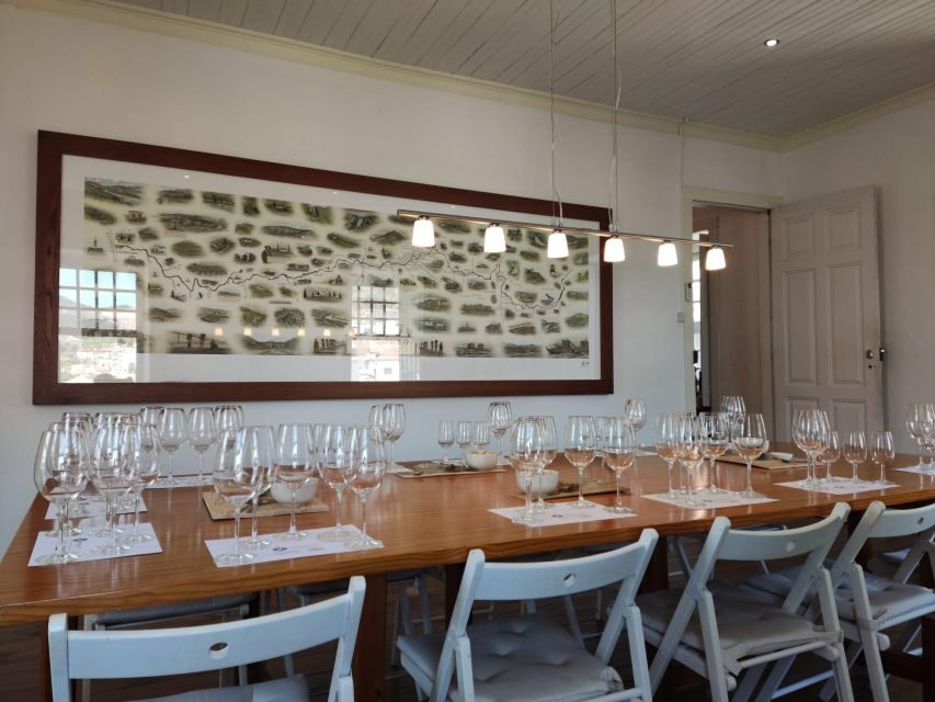 Douro Valley: (Pinhão) Quinta da Foz - Tour&Tasting 5 WINES - What the guides bring: English tours and group energy