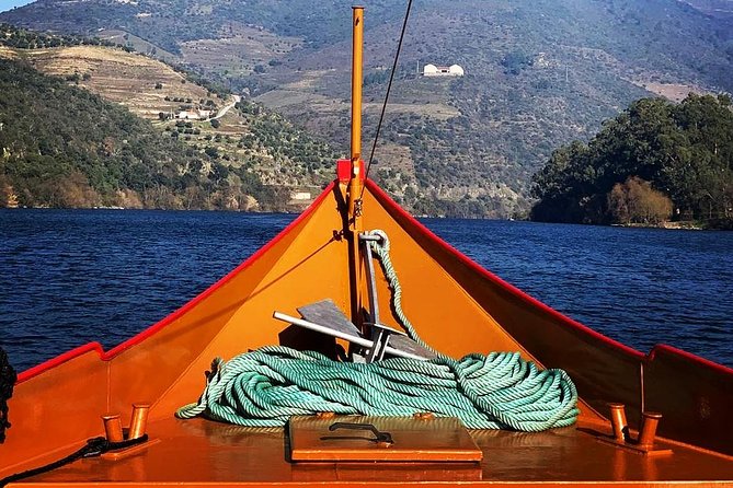 Douro Valley Private Wine and Food Tour From Porto - The Casal de Loivos viewpoint break: short, free, and worth stopping