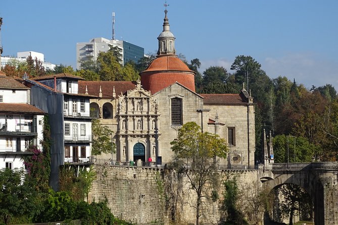 Douro Valley small group tour, Mateus Palace, Lunch and Wine tastings - Amarante: old bridge, São Gonçalo Church, and coffee with local sweets