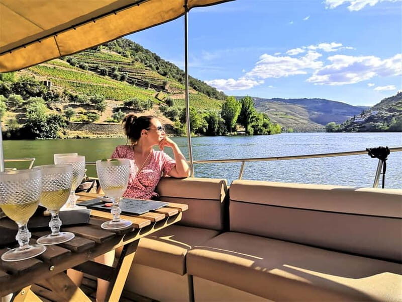 Douro Valley: Winery, Traditional Lunch & Private Boat Trip - Photo Service Included: Easy Memories Without Chasing Moments