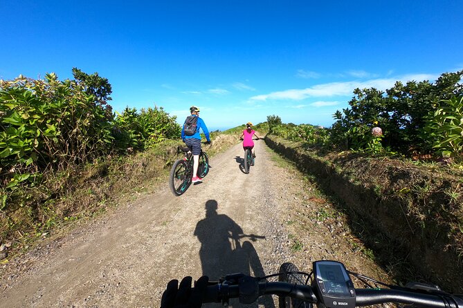 E-bike Sete Cidades- "All Mountain" bike program - Vista do Rei and the quick miradouro stops that still pay off