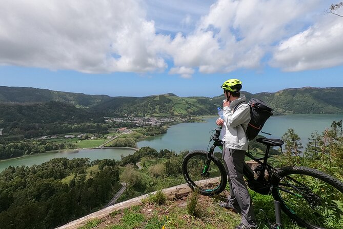E-bike Sete Cidades- "All Mountain" bike program - Weather reality: mist, rain, and what to wear