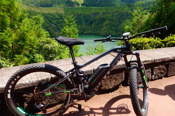 E-bike Sete Cidades- "All Mountain" bike program - Price and value: what $90.70 buys you in Sete Cidades
