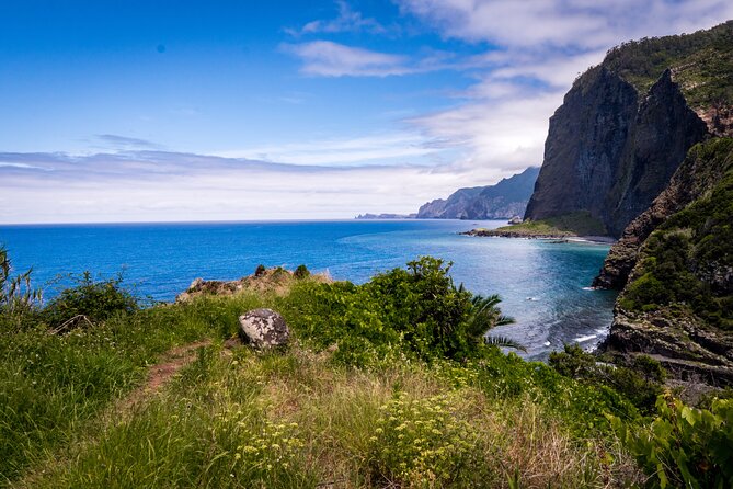 East Madeira 4x4 Jeep Tour with Local Guide - A full morning of viewpoints: Miradouro do Paradao to Pico do Arieiro