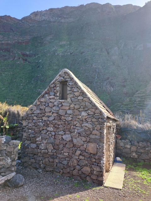 EAST MADEIRA:,Peaks, Forest walk,Thatched Roofs, Rum factory - Guide quality, pacing, and why the route can flip
