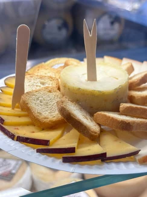 Eat Porto Like a Local: The Ultimate Full-Meal Food Tour - Why the Chapel of Souls meet-up sets the right tone
