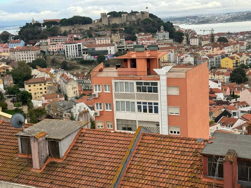 Eco Tuk Tours Lisbon - Lisbon Cathedral area and Santa Luzia: getting your bearings