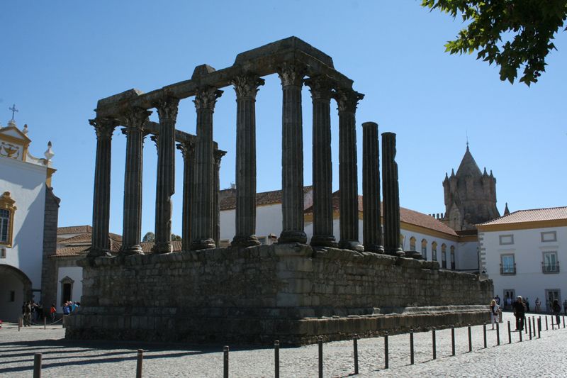 Évora and Megaliths Full-Day Tour from Lisbon - Why Évora and the Almendres Cromlech work so well in a single 8-hour trip