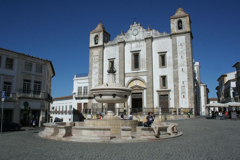 Évora and Megaliths Full-Day Tour from Lisbon - Small groups, real guides, and why names keep coming up