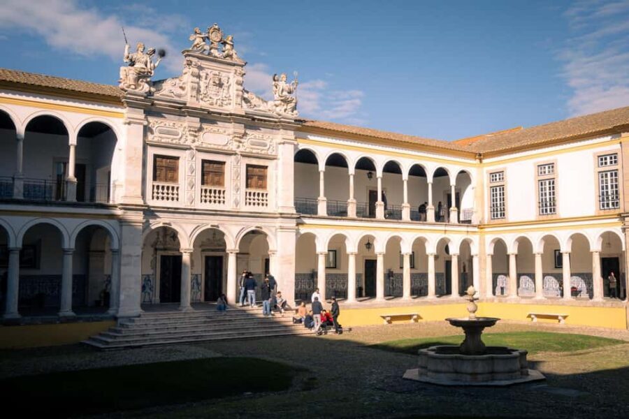 Évora: Private & Flexible Walking Tour in Historic Center - Key Things To Know Before You Go
