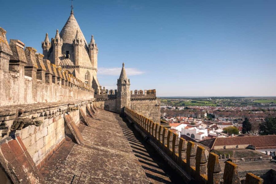 Évora: Private & Flexible Walking Tour in Historic Center - A Flexible 5 km Loop That Lets You Set the Pace