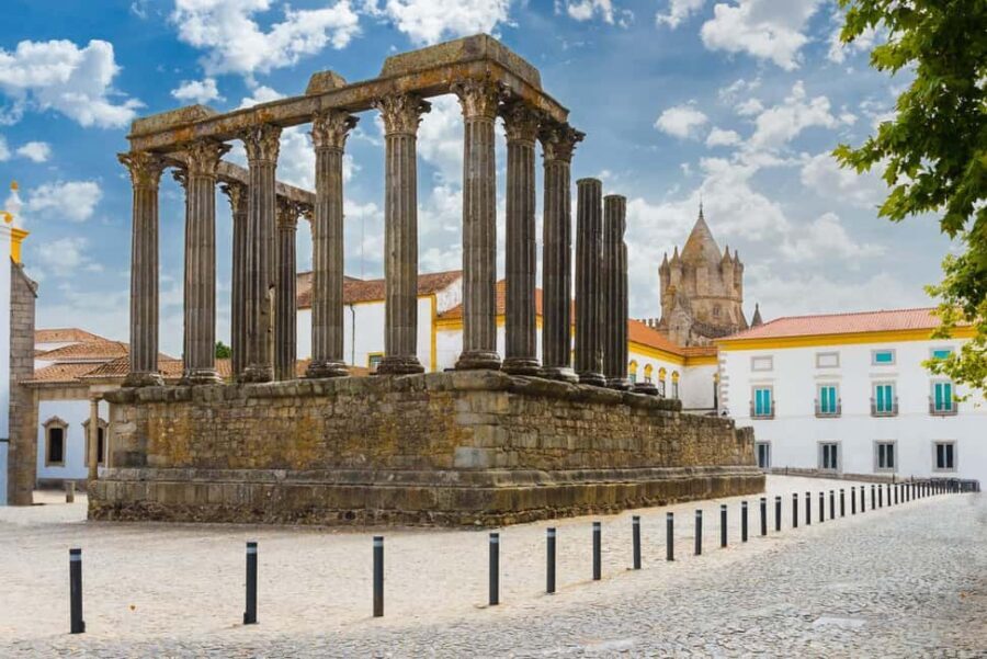 Évora: Small group walking tour with Chapel of Bones - Key things that make this tour worth your time