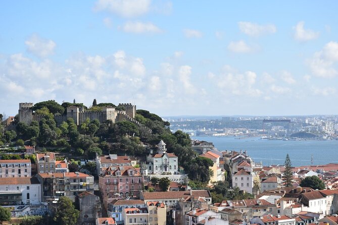 Expert Lisbon Tour with Local Guide in Private Eco Tuk Tuk - Sé de Lisboa and Alfama viewpoints: cathedral area to Portas do Sol