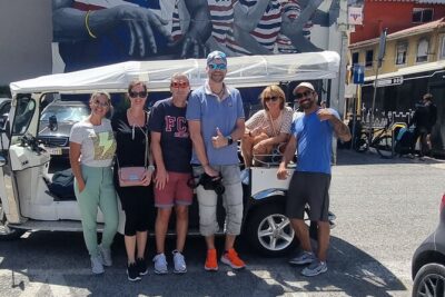Explore Lisbon aboard our fun tuk tuk - Meeting at Praça do Comércio: a simple start that saves time