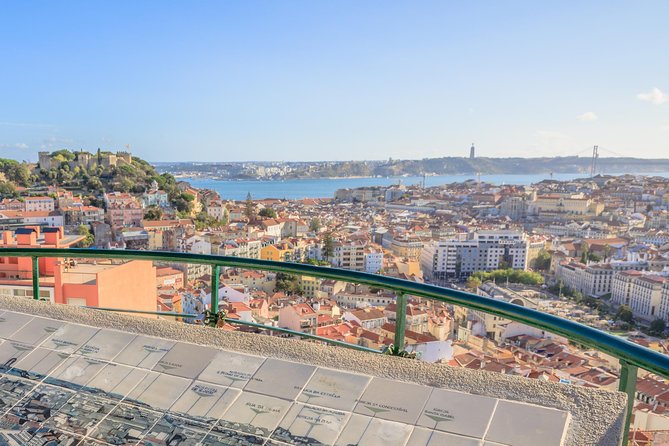 Explore Lisbon City on a private half-day tour in a van - Starting at Largo do Carmo: the 1755 earthquake story in one square