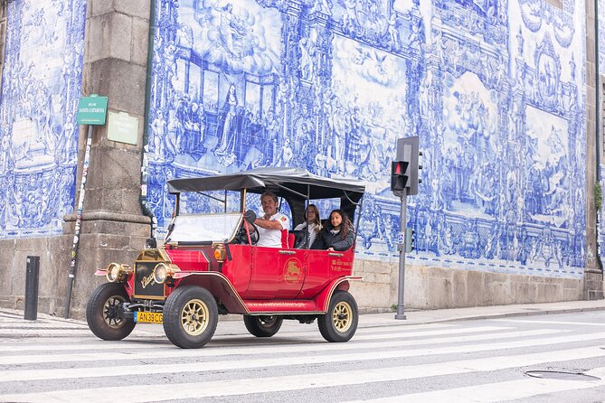 Explore Porto Aboard A Classic Tuk-Tuk tour 1h - Why a Classic Tuk-Tuk Works in Porto’s Hilly Center
