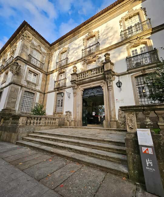 Explore the Portuguese Rome City of Braga - Avenida, Rua do Souto, and the Taste of Vinho Verde