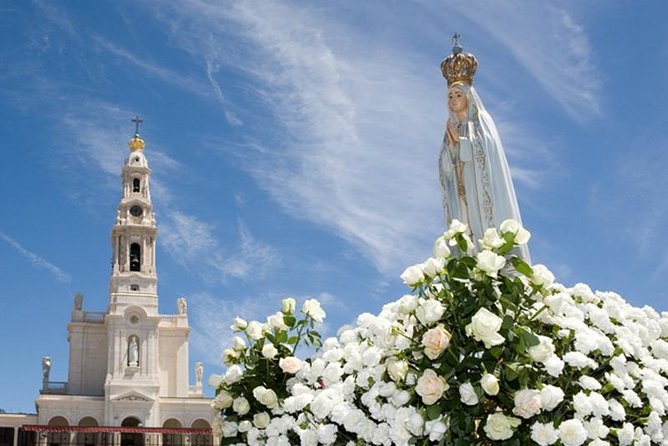 Faith and Heritage: Fátima, Batalha, Nazaré, Óbidos from Lisbon - Fátima Sanctuary and Capela Das Aparicoes: What You Really Get in 45–65 Minutes