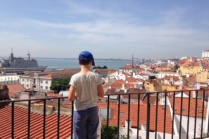Family Tour: Genuine Lisbon - Alfama scavenger hunt: turning a maze of streets into a win