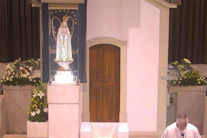 Fátima Message Private Tour with Candle Procession from Lisbon - Who should book this Fátima candle procession tour?