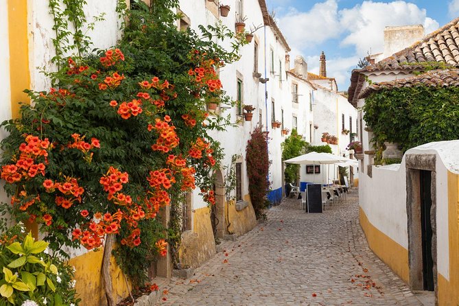 Fátima, Nazaré and Óbidos Small Group Tour from Lisbon - Óbidos Medieval Village: 20 Minutes of Wandering Magic