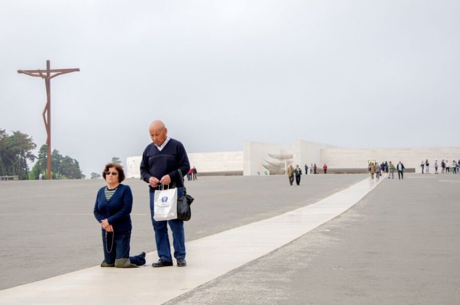 Fátima, Óbidos and the Atlantic Coast Day Tour from Lisbon - Nazaré lunch and sea-food time with a real break built in