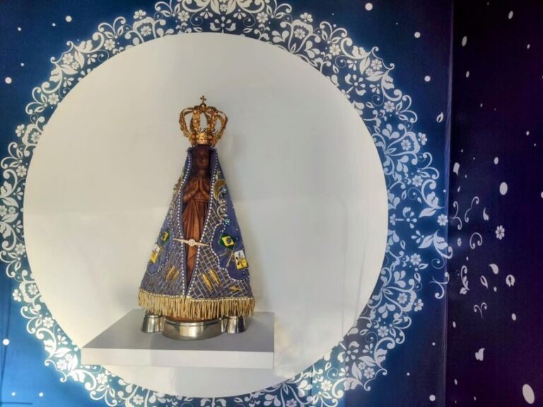 Fátima Private Tour: Shrine| Sacred Path |Shepherds House - Basilica of the Most Holy Trinity and the opening context