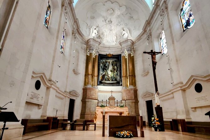 Fatima Private Tour: Shrine, Sacred Way & Shepherds’ Hometown - Loca do Anjo and Poco do Arneiro: where the story becomes specific