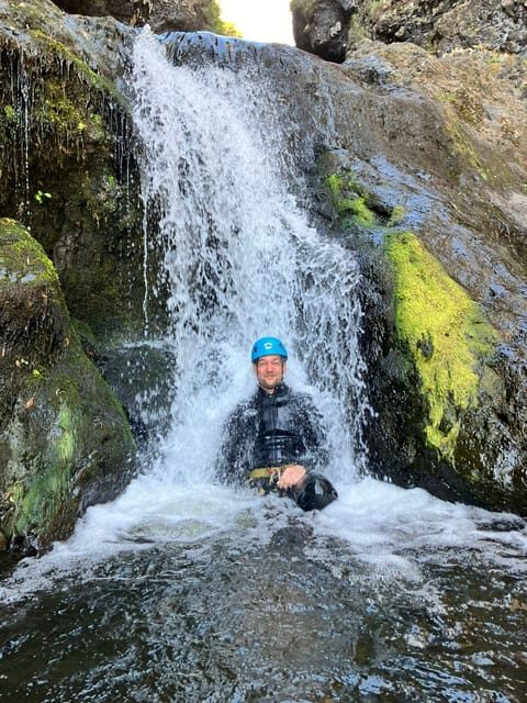 Flores: Canyoning with a Guide and Snack - Ilhéus Inferior - The route rhythm: hiking, swimming, and 6 rope descents