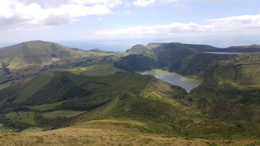Flores Island: Full-Day Guided Tour with Lunch - Lunch at a Local Restaurant: Fuel That Fits the Day