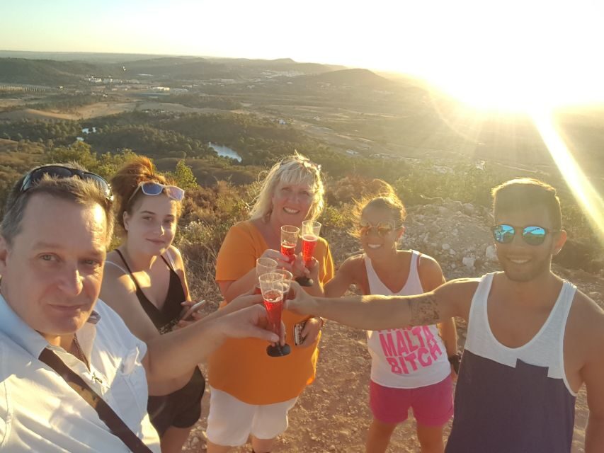 From Albufeira: Algarve Sunset Jeep Tour with Tastings - What to pack for an open-jeep Algarve evening