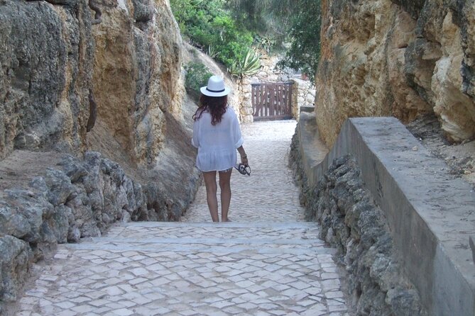 From Faro: Benagil Hiking Cliffs and the 4 Treasure Experience - Booking and weather: the practical things to watch for