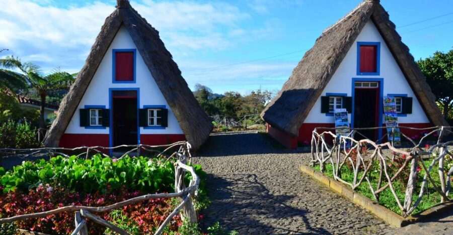 From Funchal: East Tour Madeira 4x4 Jipe Tour Santana Houses - Ponta de São Lourenço: The Dramatic Coastline Finish