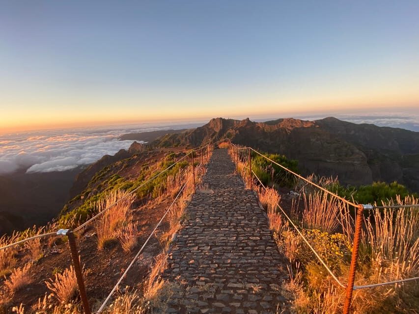 From Funchal: Madeira Peaks - Pico do Arieiro and Pico Ruivo - A fast route to Pico do Arieiro and Pico Ruivo on PR1 and PR1.2