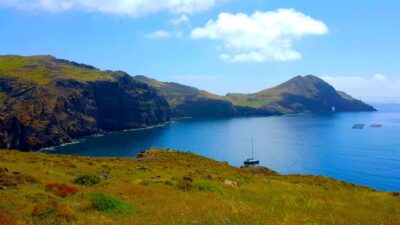 From Funchal: Ponta de São Lourenço/Caniçal Full-Day Hike - The hike route: volcanic rock formations, cliff views, and two-coast panoramas
