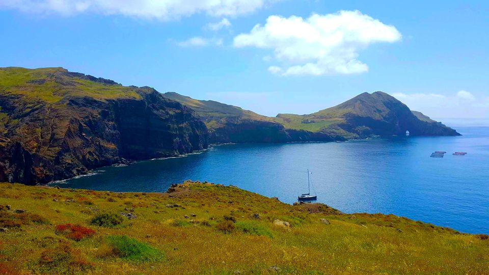 From Funchal: Ponta de São Lourenço/Caniçal Full-Day Hike - The hike route: volcanic rock formations, cliff views, and two-coast panoramas