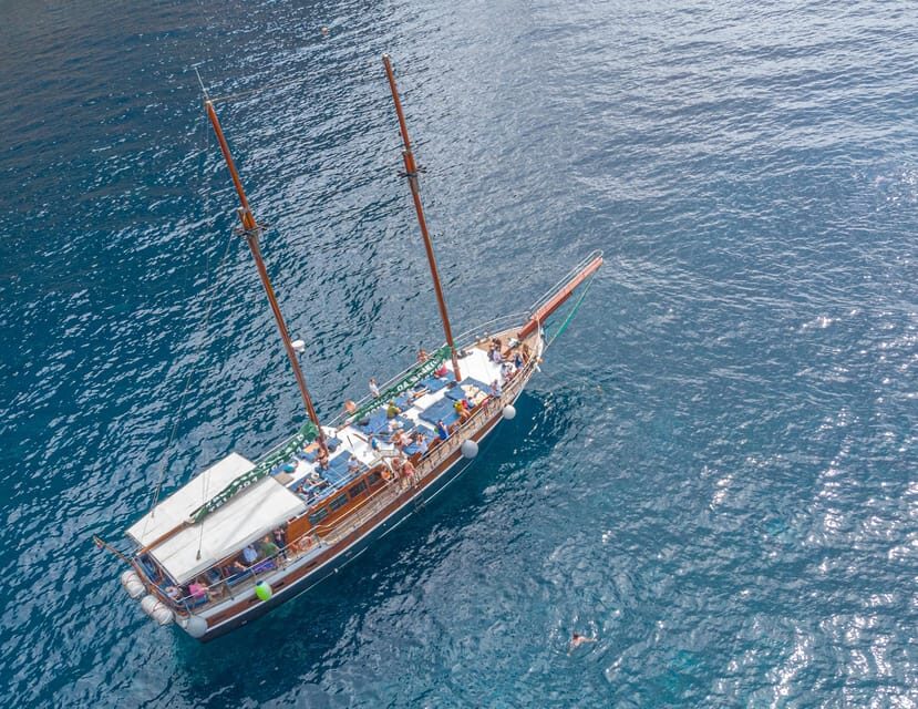 From Funchal: Wooden Boat Excursion to Desertas Island - Getting to Av. do Mar and finding Pier 8 without stress