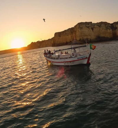 From Lagos: Ponta da Piedade Sunset Cruise with Drink - Why Ponta da Piedade Looks So Much Better at Golden Hour