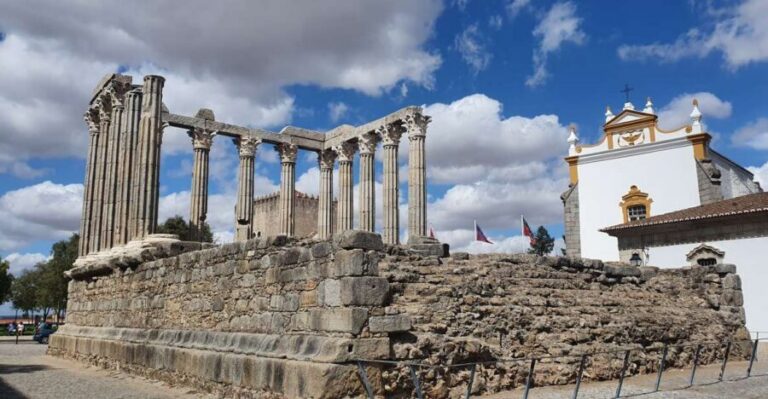 From Lisboa: Evora and Monsaraz Full-Day Tour - Évora’s UNESCO core: Roman Temple to Praça do Giraldo