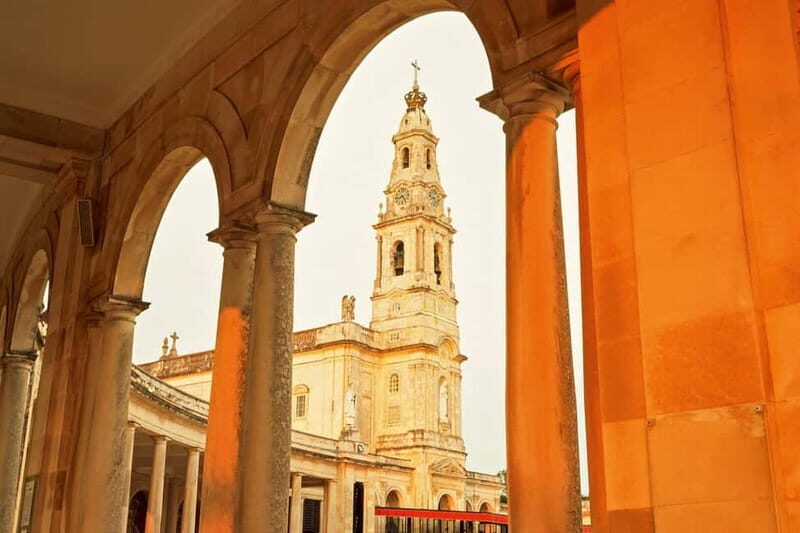 From Lisbon: Best of Fátima Half Day Tour - First Stop: The Fátima Break and Getting Oriented