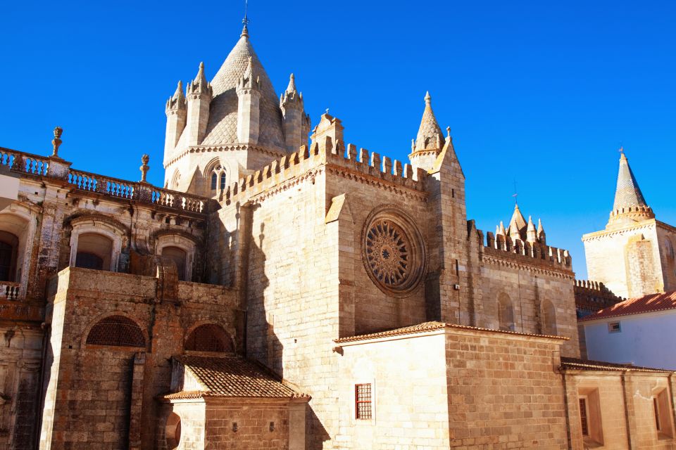 From Lisbon: Évora Wine & Heritage Tour - Guide quality can make or break the day