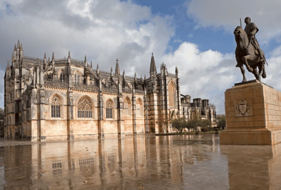 From Lisbon: Fátima, Batalha, Nazaré, and Óbidos – Small groups - Key highlights worth showing up for