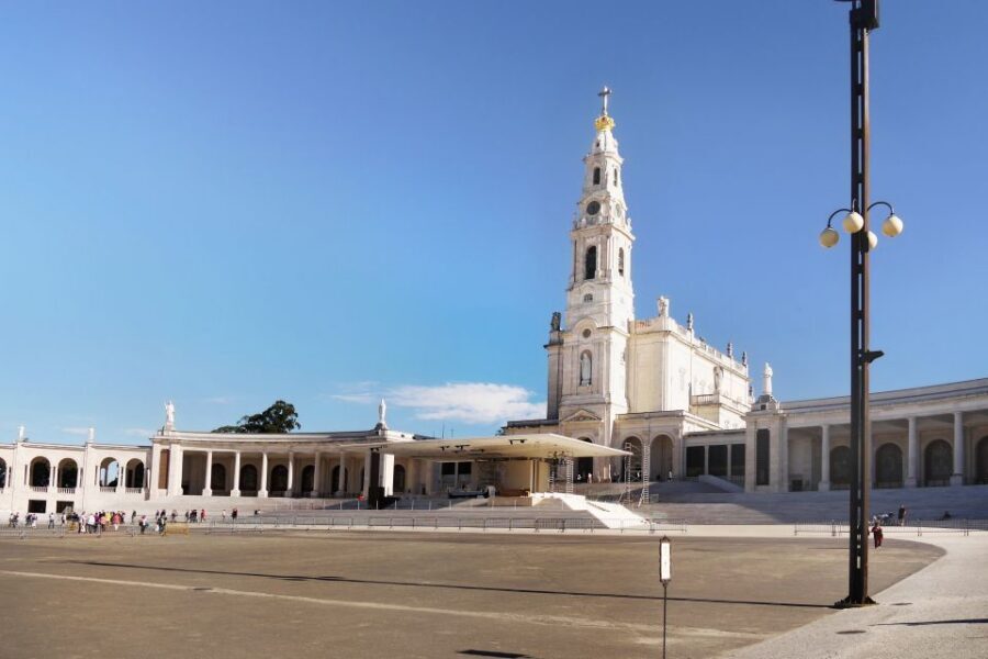 From Lisbon: Fatima, Nazare, and Obidos 8-People Group Tour - Price and what you’re really paying for ($82 per person)