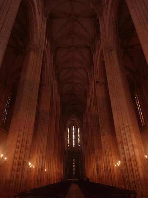 From Lisbon: Fatima, Nazaré, and Óbidos tour with an Italian guide - Practical tips: dates, Sunday closures, and comfort checks