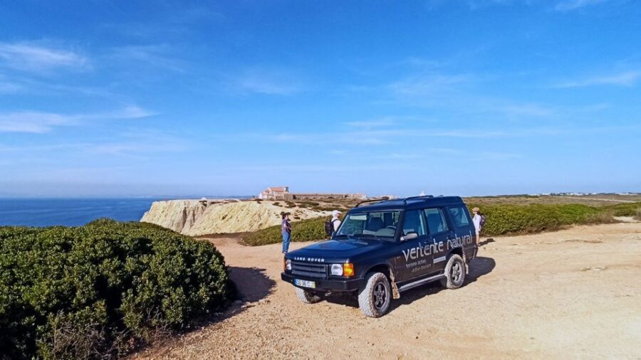 From Lisbon or Sesimbra: 4x4 Tour to Cape Espichel - Meco and the coastal rhythm before the park
