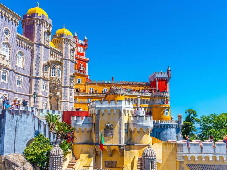 From Lisbon: Sintra and Cascais Highlights Small-Group Tour - Sintra Historic Center: UNESCO Streets, Snacks, and a Smart Starter Stop