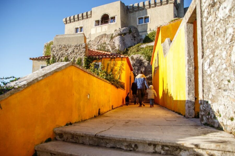 From Lisbon: Sintra, Cascais and Estoril Full-Day Tour - Riding out of Lisbon: how the tour setup helps