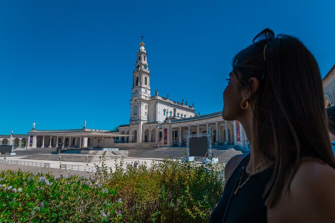 From Lisbon: Small Group to Pena Palace, Nazaré & Fátima - A Small-Group Lisbon Day Trip That Actually Feels Manageable